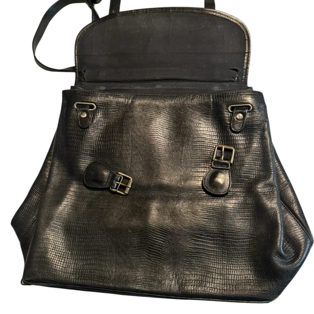 Vintage Black Vegan Black Leather Women’s Buckle Shoulder Bag Purse MINTY